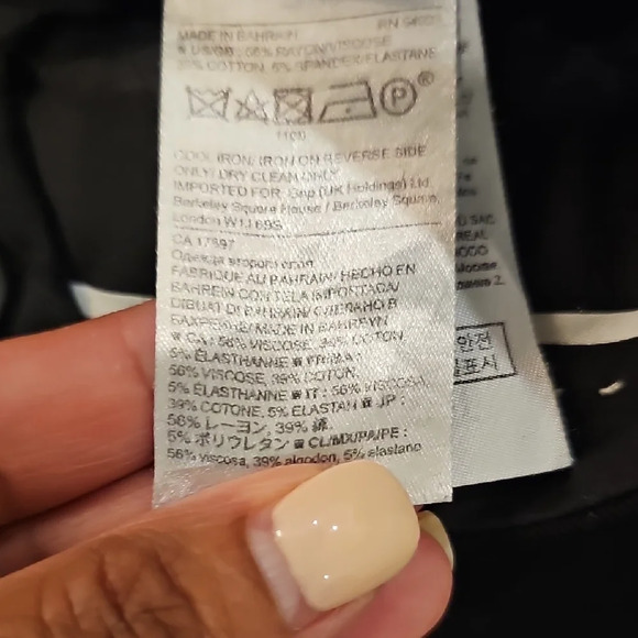 Banana Republic Black Cropped Pants - Picture 4 of 8